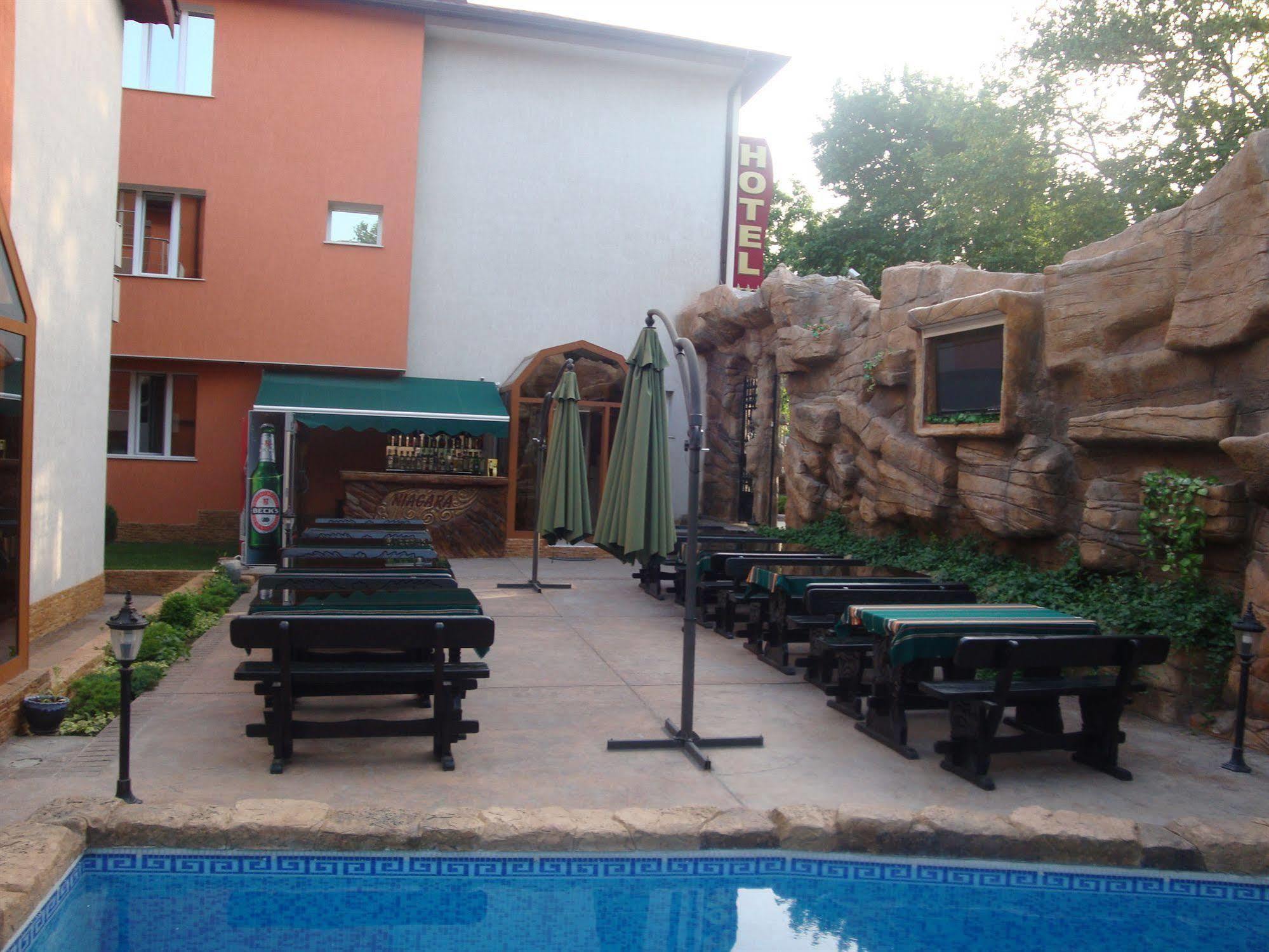 Family Hotel Niagara Varna Exteriör bild